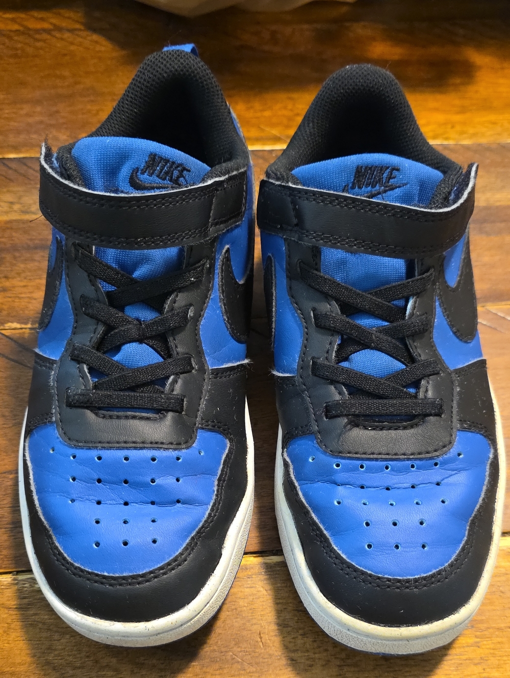 Nike Court borough Kids Blue and Black Stretch-on Laces Low-Top Sneakers